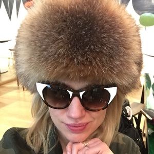 IN DIRE SEARCH OF - Crystal Fox Fur Hat / Ushanka